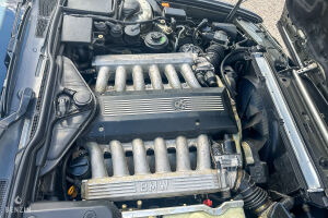 BMW 750iL e32 - 1989