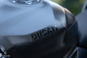 Ducati Panigale V2 955 Black on Black edition - 2024
