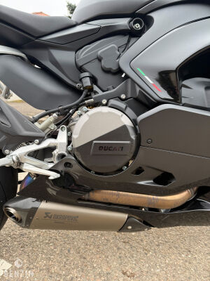 Ducati Panigale V2 955 Black on Black edition - 2024