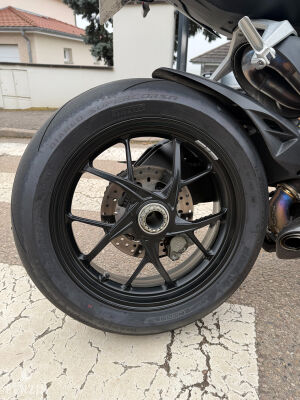 Ducati Panigale V2 955 Black on Black edition - 2024