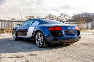 Audi R8 V8 - 2010*Flash