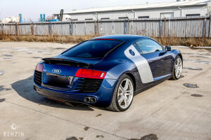 Audi R8 V8 - 2010*Flash