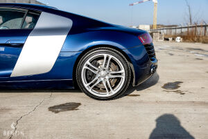 Audi R8 V8 - 2010*Flash