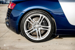 Audi R8 V8 - 2010*Flash