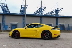 Porsche Cayman 718 GT4 - 2020