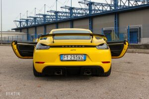 Porsche Cayman 718 GT4 - 2020