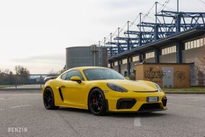 Porsche Cayman 718 GT4 - 2020