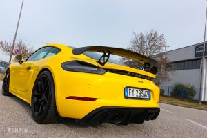 Porsche Cayman 718 GT4 - 2020