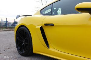 Porsche Cayman 718 GT4 - 2020