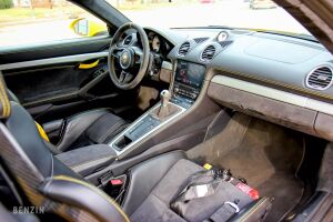 Porsche Cayman 718 GT4 - 2020