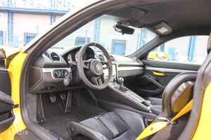 Porsche Cayman 718 GT4 - 2020