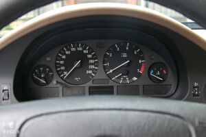 BMW 528i e39 66k km - 1996