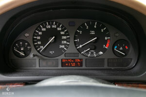 BMW 528i e39 66k km - 1996