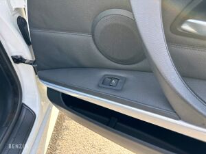 BMW 330i e90 *48k km - 2006