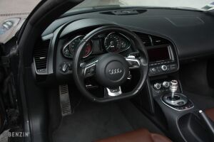 Audi R8 Spyder V10 - 2011