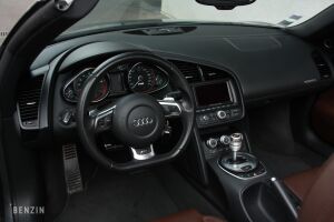 Audi R8 Spyder V10 - 2011