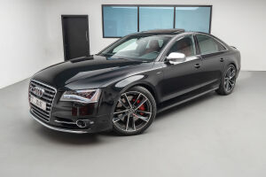 Audi S8 - 2014