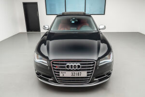 Audi S8 - 2014