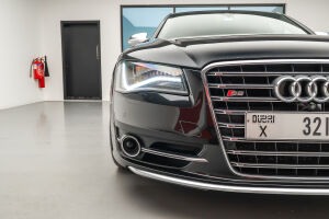 Audi S8 - 2014