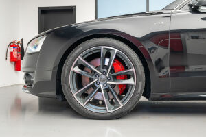 Audi S8 - 2014