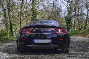Aston Martin V8 Vantage 4.7 - 2010