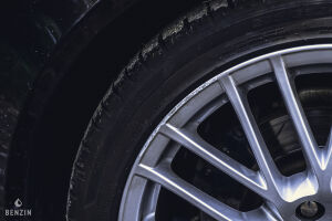 Aston Martin V8 Vantage 4.7 - 2010