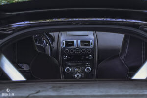 Aston Martin V8 Vantage 4.7 - 2010