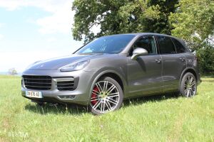 Porsche Cayenne Turbo - 2015