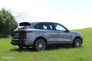 Porsche Cayenne Turbo - 2015