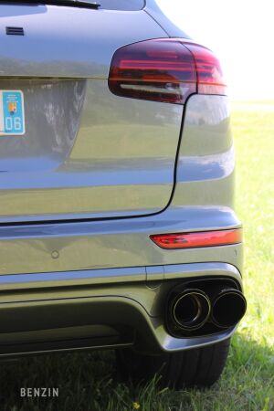 Porsche Cayenne Turbo - 2015