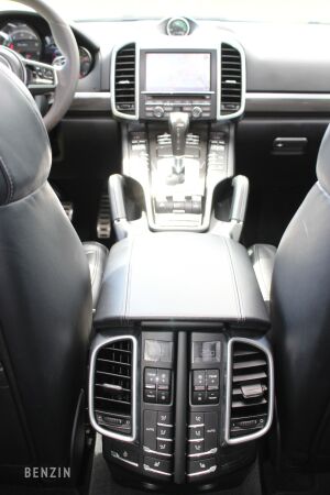 Porsche Cayenne Turbo - 2015