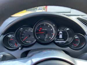 Porsche Cayenne Turbo - 2015