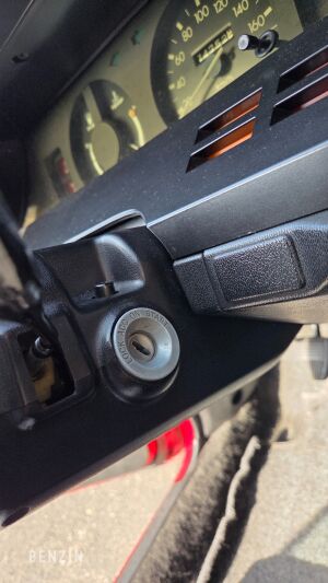 Toyota Corolla 1300 Liftback (KE70) - 1981