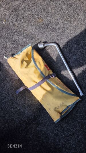 Toyota Corolla 1300 Liftback (KE70) - 1981