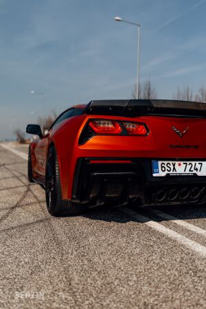 Chevrolet Corvette C7 Stingray - 2015