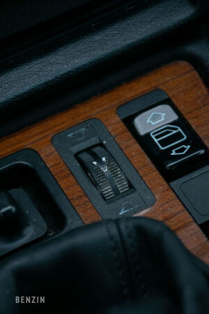 Mercedes-Benz 190E 2.5-16 - 1989