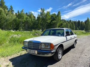 Mercedes-Benz 300 Turbodiesel W123 - 1983