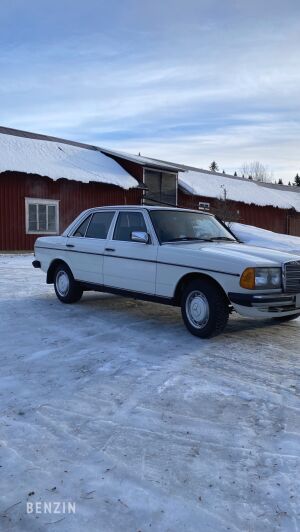 Mercedes-Benz 300 Turbodiesel W123 - 1983