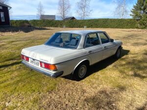 Mercedes-Benz 300 Turbodiesel W123 - 1983