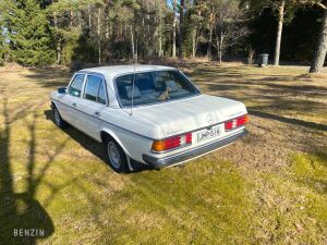Mercedes-Benz 300 Turbodiesel W123 - 1983