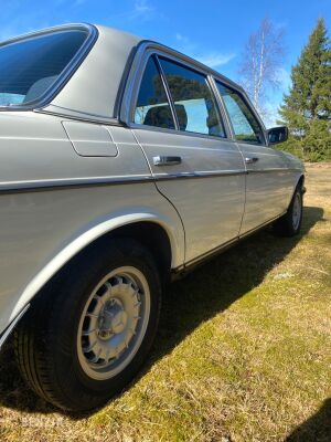 Mercedes-Benz 300 Turbodiesel W123 - 1983