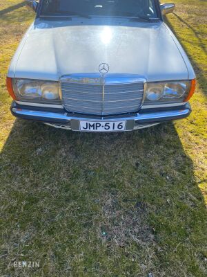 Mercedes-Benz 300 Turbodiesel W123 - 1983