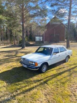 Mercedes-Benz 300 Turbodiesel W123 - 1983