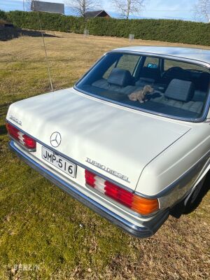 Mercedes-Benz 300 Turbodiesel W123 - 1983