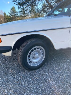 Mercedes-Benz 300 Turbodiesel W123 - 1983