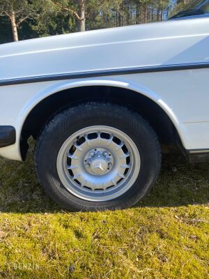 Mercedes-Benz 300 Turbodiesel W123 - 1983
