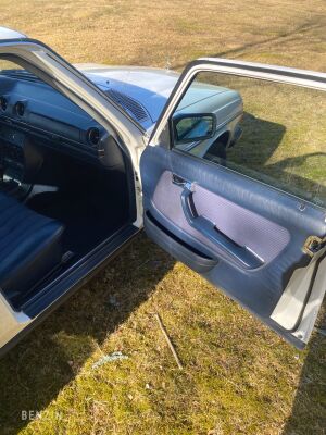 Mercedes-Benz 300 Turbodiesel W123 - 1983