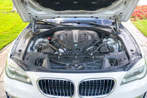 BMW 750Li Individual Pearl Edition - 2013