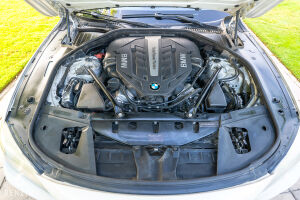 BMW 750Li Individual Pearl Edition - 2013