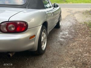 Mazda MX-5 NBFL - 2001